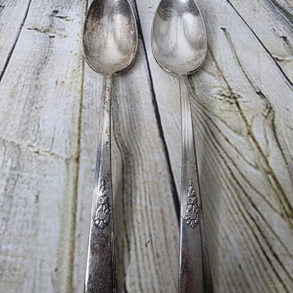 Holmes & Edwards YOUTH I.S. Silverplate Serving Spoons Set of 2 Appx 8.5